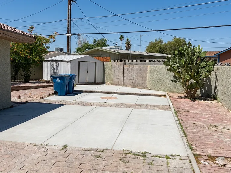800 Antonio Dr #1 — Photo 29