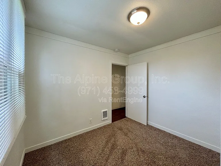 5821 SE Knapp St #4 — Photo 29