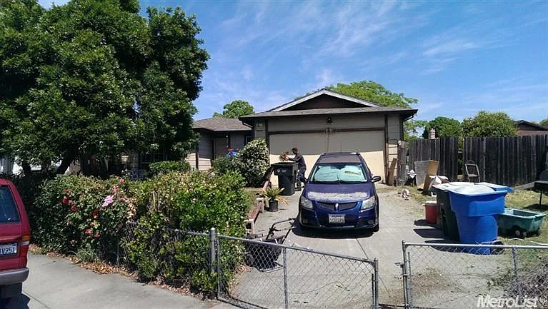 8 Salt Ct photo 1