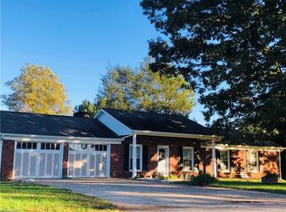 118 Three Oaks Dr, Hays, NC 28635