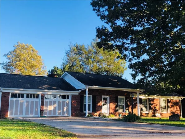 118 Three Oaks Dr, Hays, NC 28635