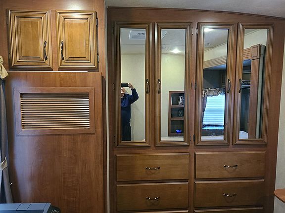 3rd image of 140 Jaymar Park Dr #Rv