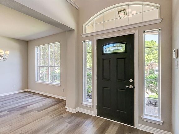 4th image of 2731 Cedar Wood Dr