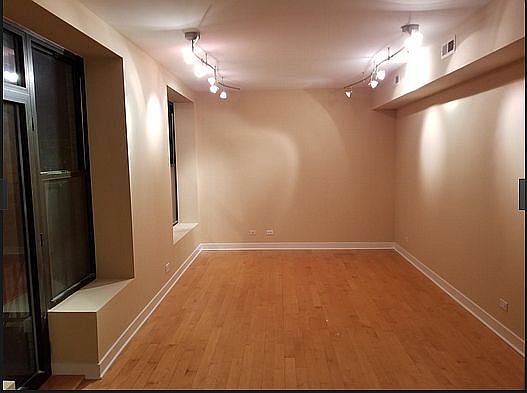 1st image of 811 W Eastwood Ave