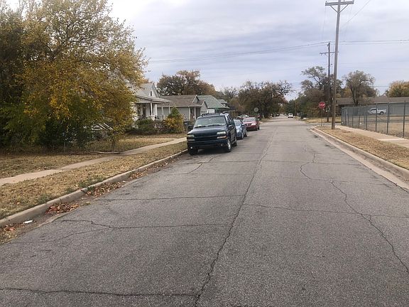 4th image of 939 N Indiana Ave