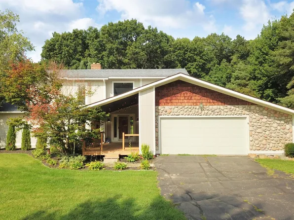 17152 Jon Jon Ter, Holly, MI 48442