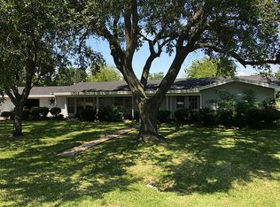1904 34th Ave N, Texas City, TX 77590