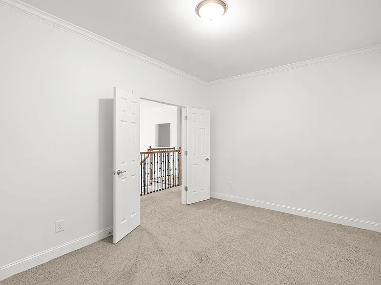 1610 Twin Square Way — Photo 34