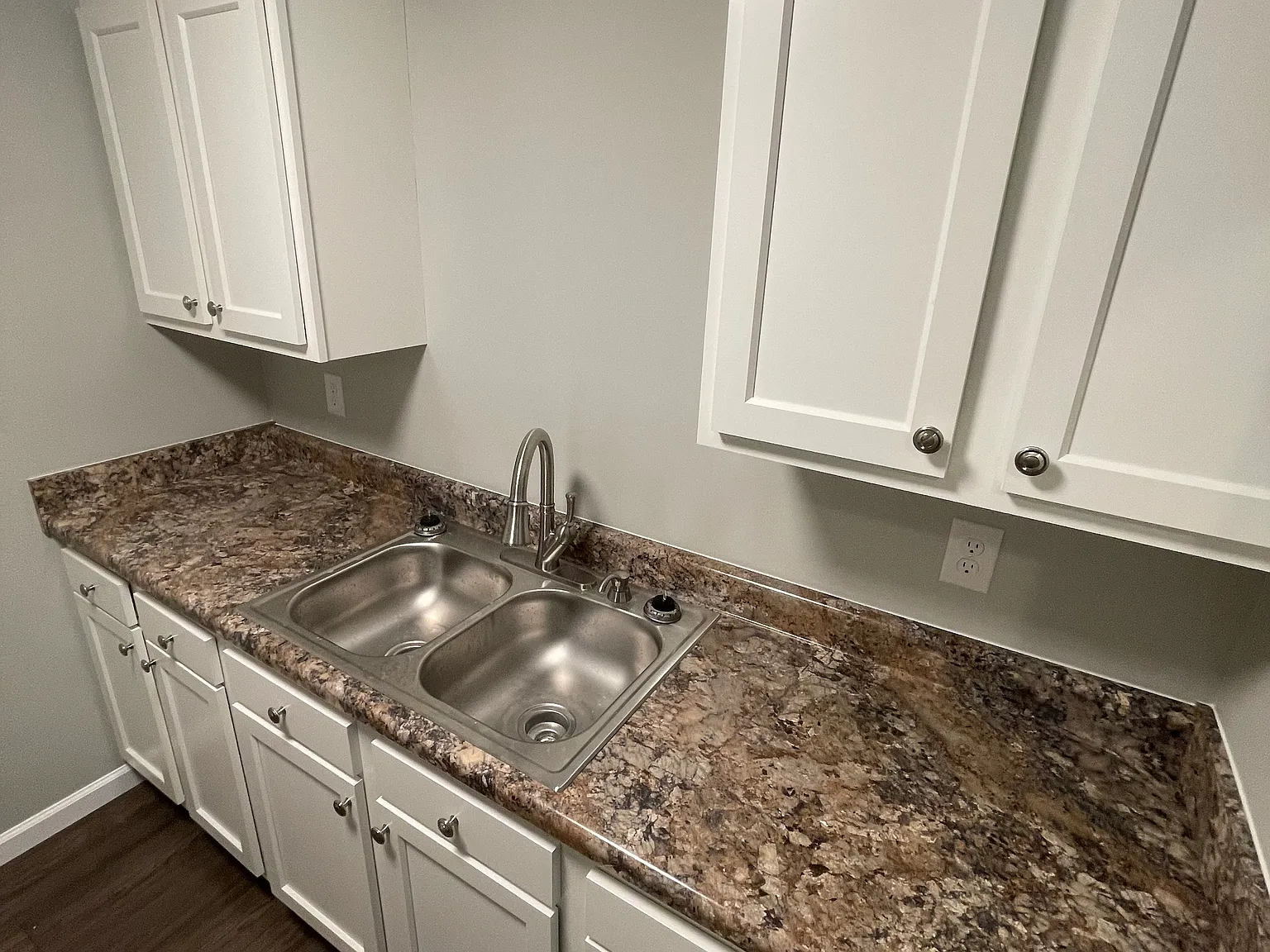 3 bed, 2.5 bath, 1283 sqft, $1,300 — Photo 3
