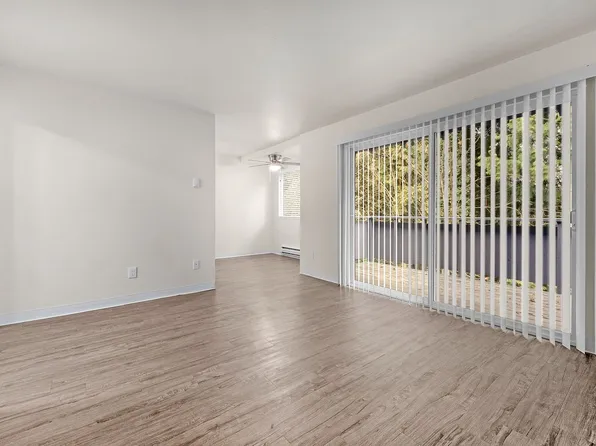 321 Poppy Rd #311, Bothell, WA 98012