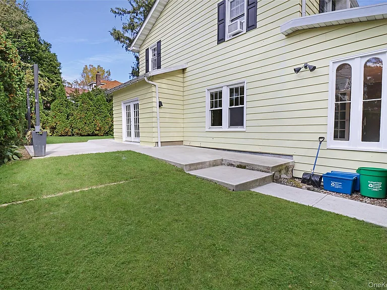 52 Sickles Ave — Photo 33