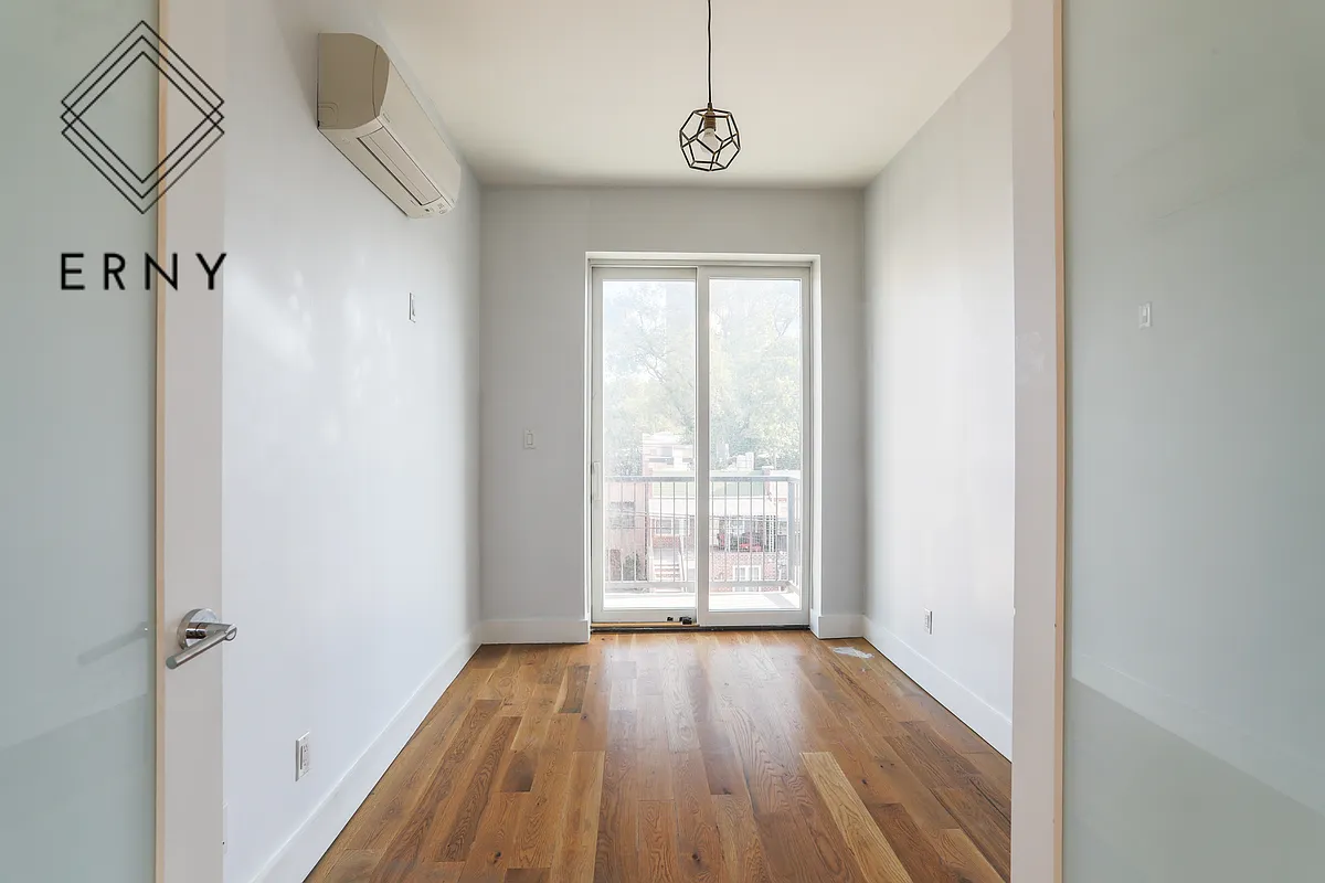 Building Photo - 664 Rutland Rd #2B