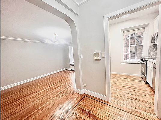 2nd image of 135 W 225th St APT 1L