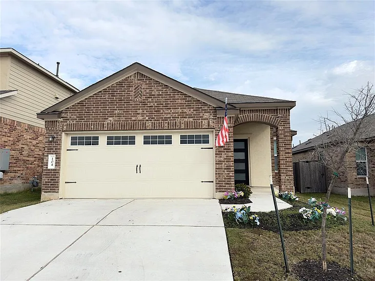 104 Milliner Loop — Photo 1