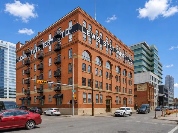 240 W 11th Ave SW #601, Calgary, AB T2R 0C3