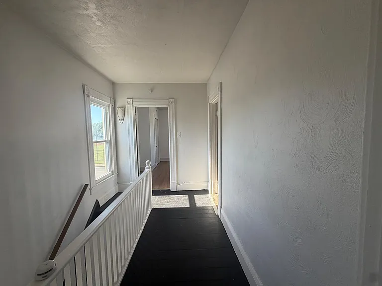418 E Ash St — Photo 11
