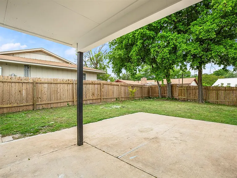 9006 Lodge Ct — Photo 19