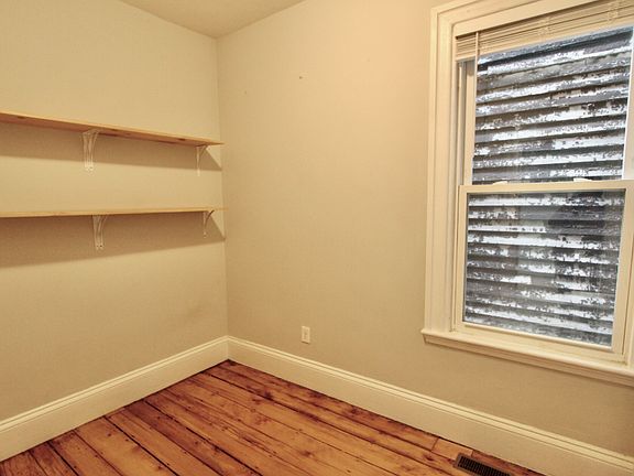 5th image of 127 Saratoga St #1