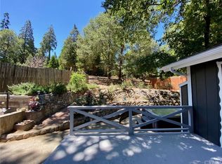 290 Weisshorn Dr, Crestline, CA 92325