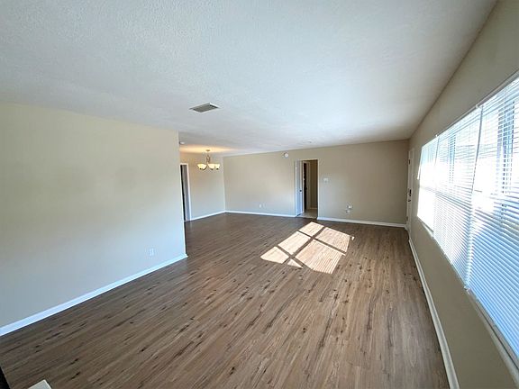 3rd image of 960 Hillwood Dr