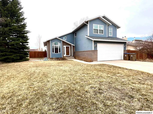 3912 Alta Vista Dr, Laramie, WY 82072