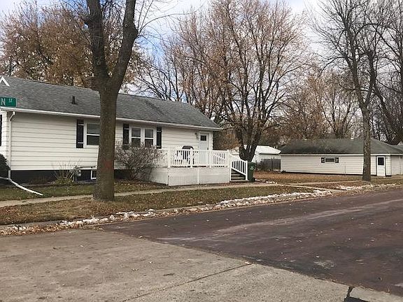 4th image of 1523 East Ave