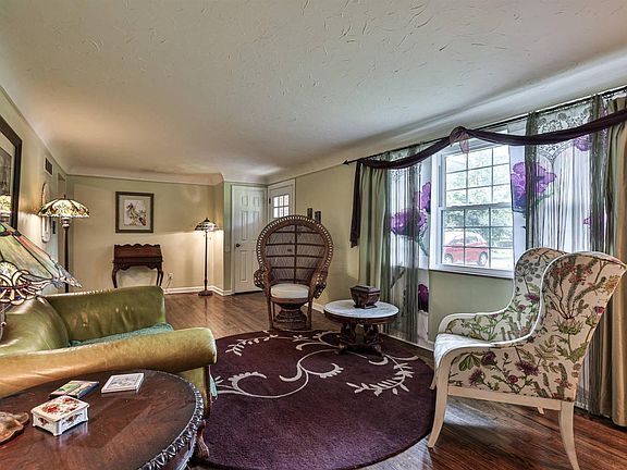 5th image of 5576 Betty Ln