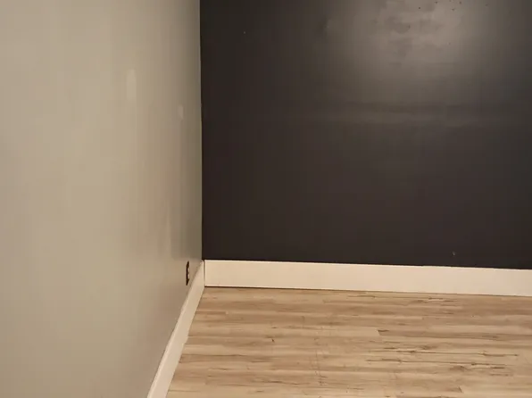 1636 W 3rd St #4, Davenport, IA 52802