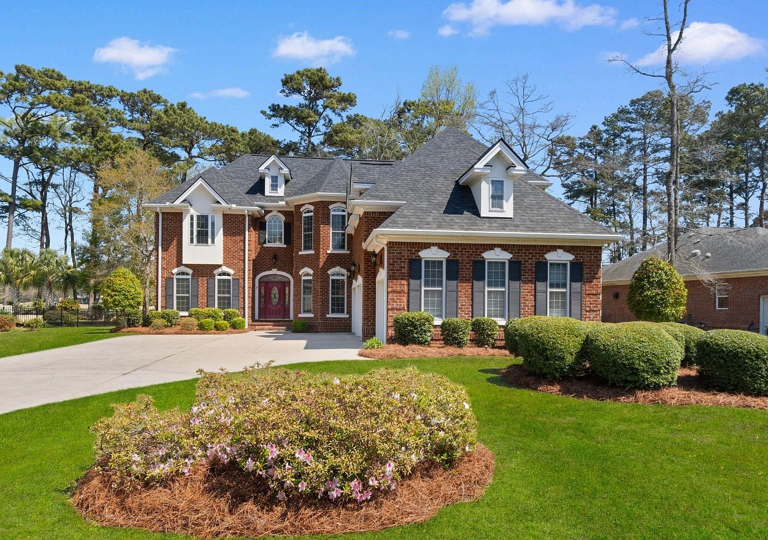 1077 Links Rd.