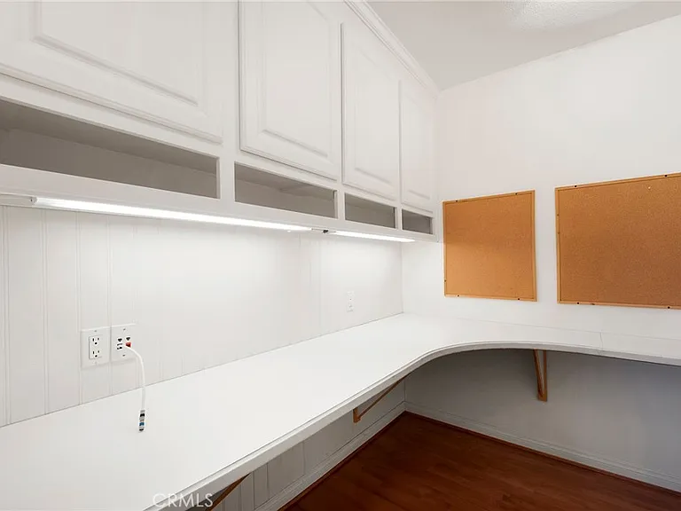 62 Middlebury Ln — Photo 27