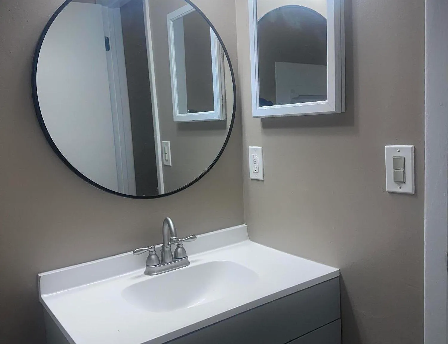2 bed, 1.0 bath, 860 sqft, $1,400 — Photo 2