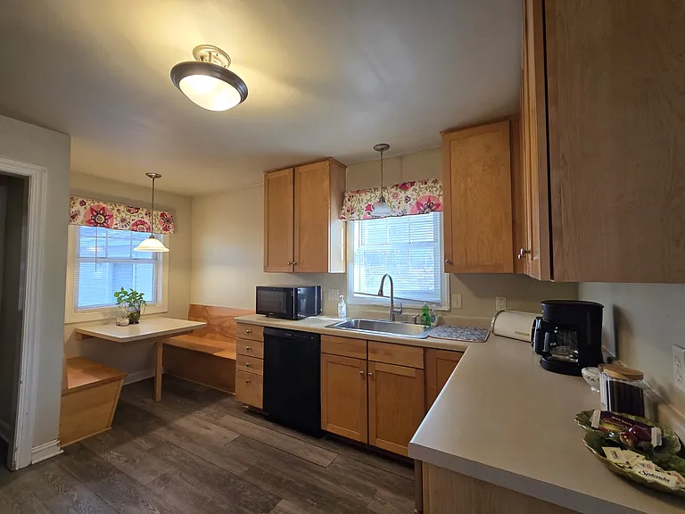 582 State St #1 — Photo 10