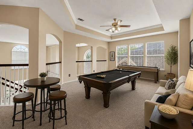 5 bed, 3235 sqft, $3,895 — Photo 4