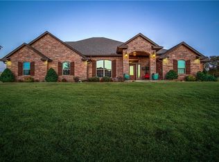 2433 Sunup Dr, Clinton, OK 73601