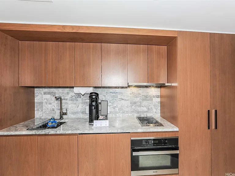 2139 Kuhio Ave #1100 — Photo 6