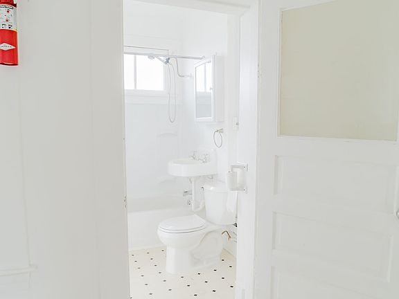 3rd image of 1201 Pacific Ave #204