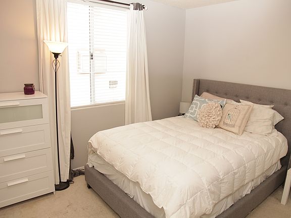 5th image of 11150 Glenoaks Blvd Unit 37