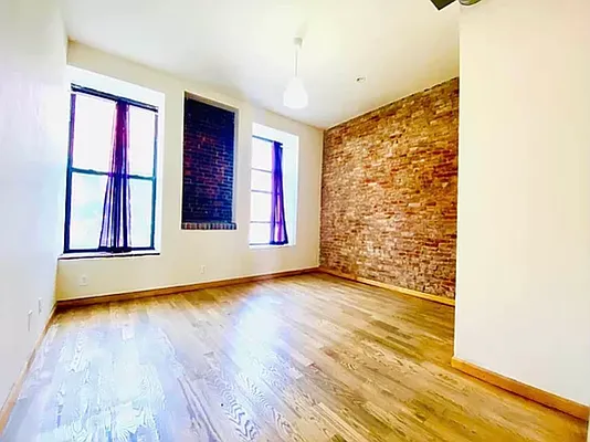 Rented by null | media 30