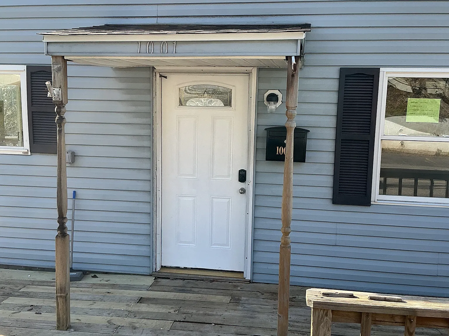 3 bed, 1.0 bath, 1000 sqft, $1,020 — Photo 2