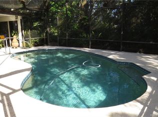 2433 SE Gowin Dr, Port Saint Lucie, FL 34952