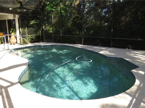2433 SE Gowin Dr, Port Saint Lucie, FL 34952