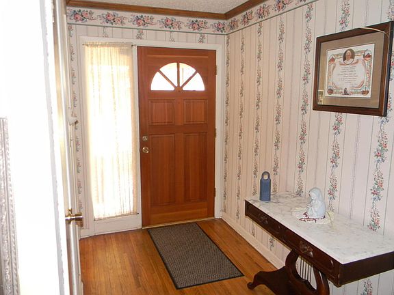 3rd image of 1025 Lawfin St W