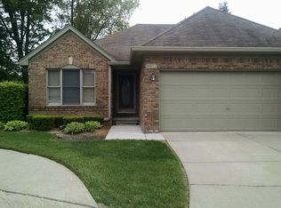 4470 Firethorn Ct, Warren, MI 48092