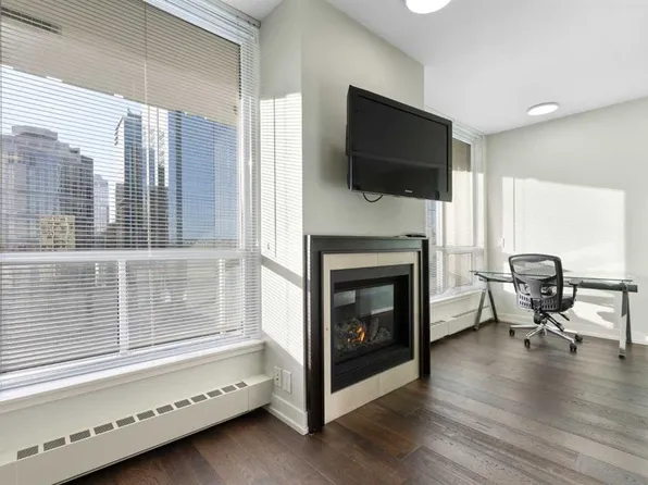 222 S Riverfront Ave SW #1826, Calgary, AB T2P 0X2
