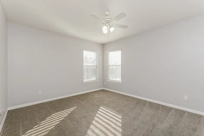 4571 Capital Blvd — Photo 16