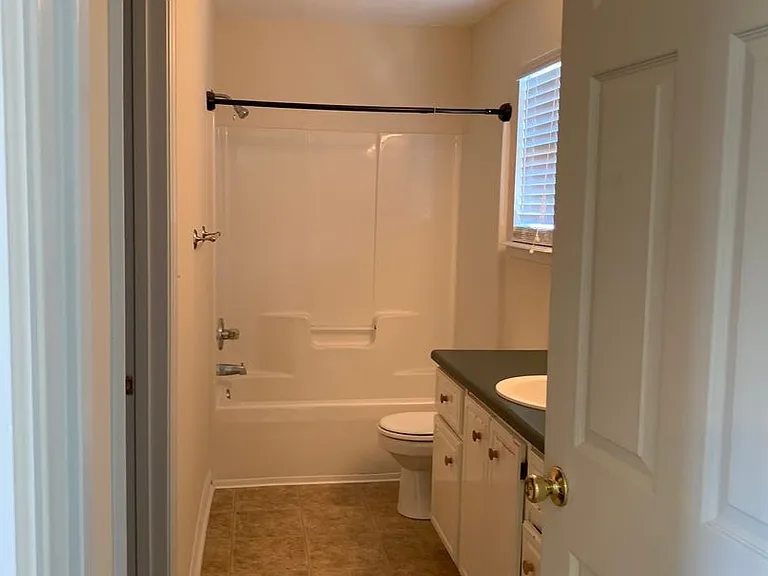 225 Taylor Cir — Photo 18