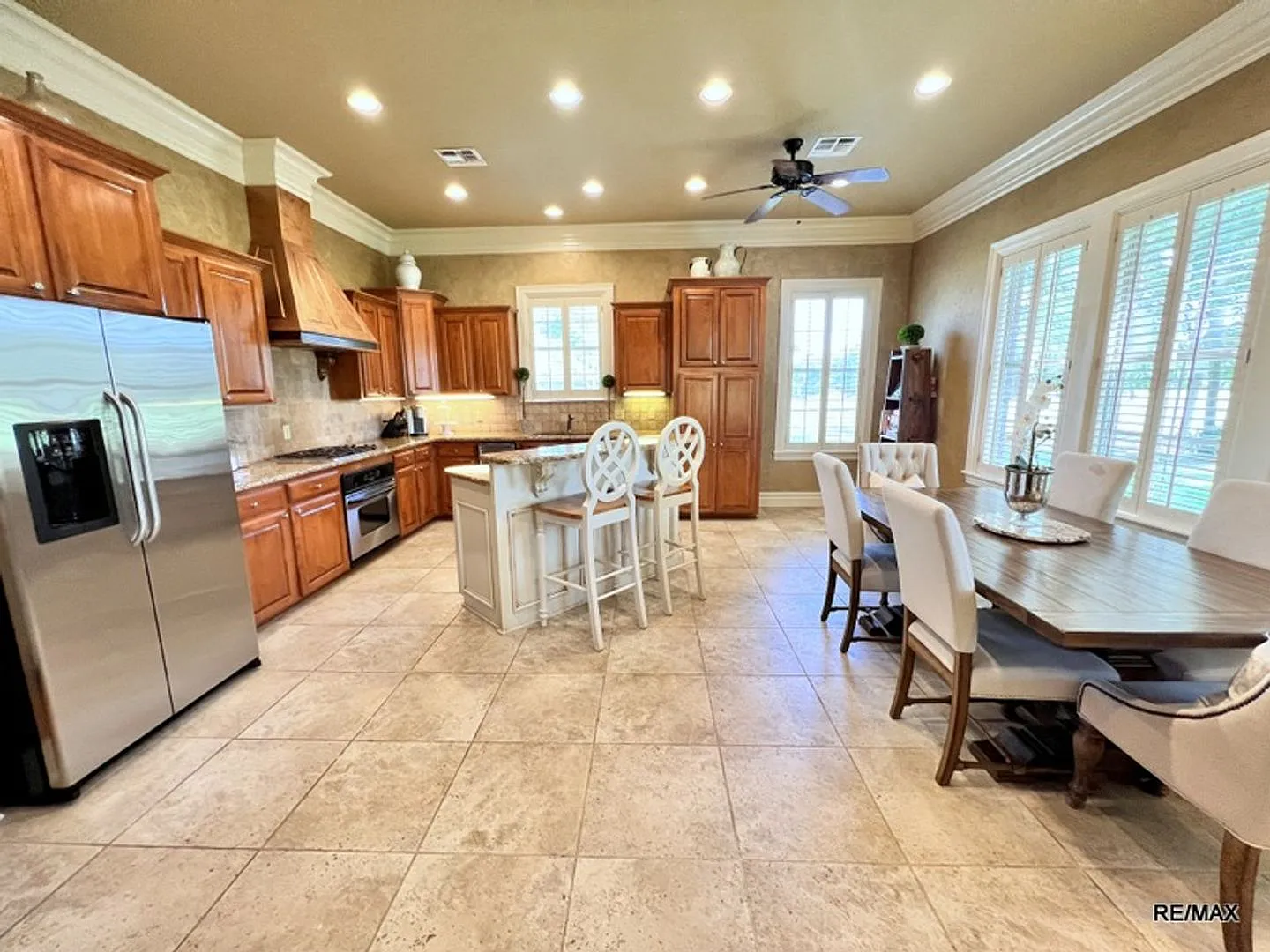 Southern Beauty with Golf Course View — Photo 4