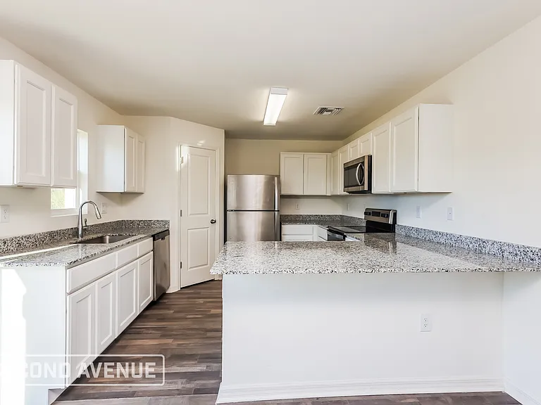 3301 65th St W — Photo 7