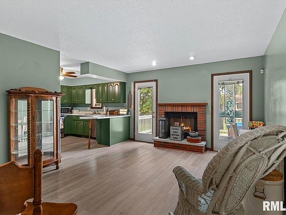4th image of 3313 Branchwood Dr