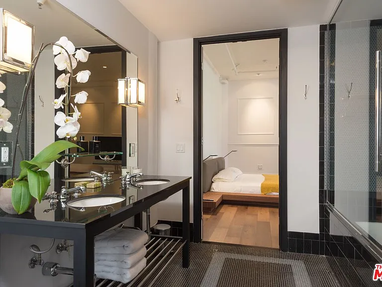 1645 Vine St #309 — Photo 21